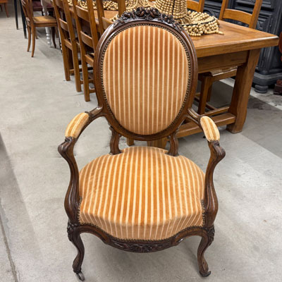 fauteuil_medaillon