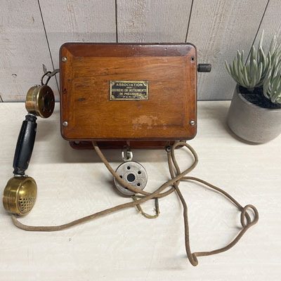 telephone_mural_ancien