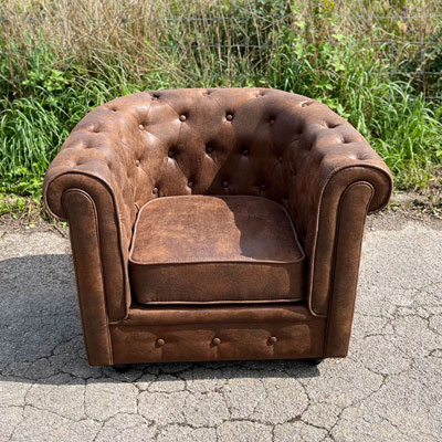 fauteuil_chesterfield_microfibre_marron