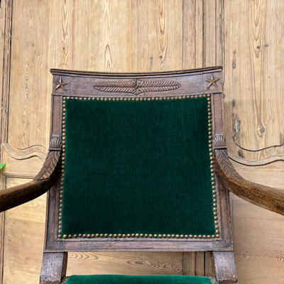 fauteuil_ancien_velours_vert_bois