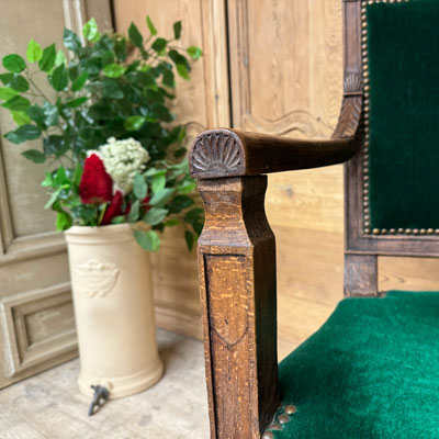 fauteuil_velours_vert_ancien