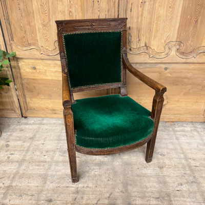 fauteuil_velours_vert_et_bois