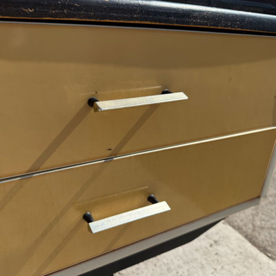 buffet_en_formica_jaune