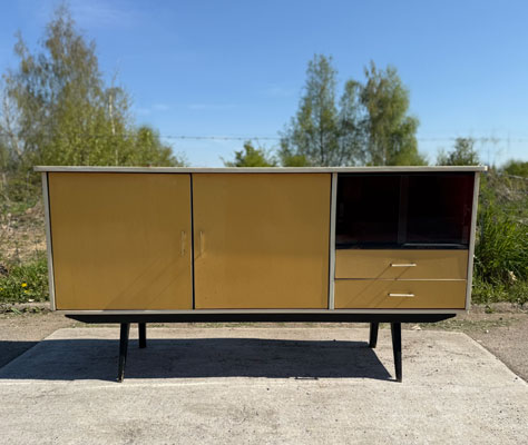 buffet_formica_jaune