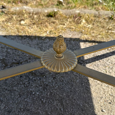 table_basse_marbre_blanc_pietement_laiton