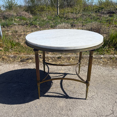 table_basse_ronde_dessus_marbre_blanc