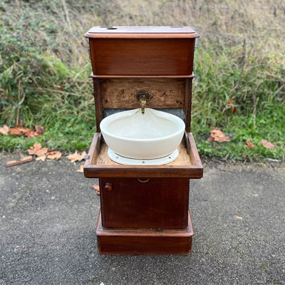 meuble_de_toilette_ancien_de_bateau