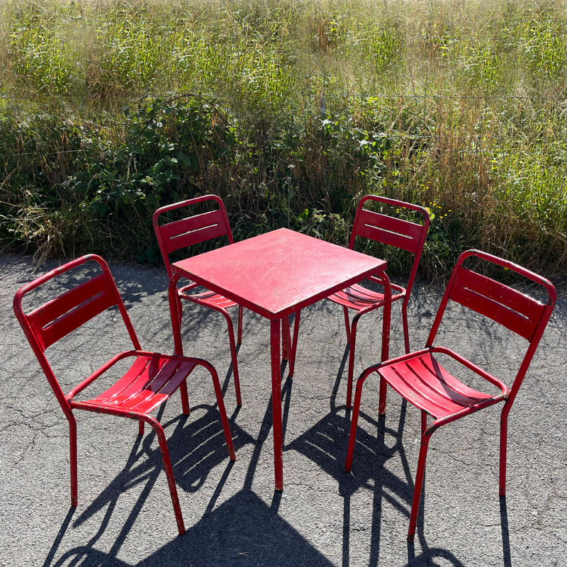 chaises_Tolix_rouge