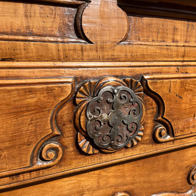 armoire_merisier_massif_ancienne