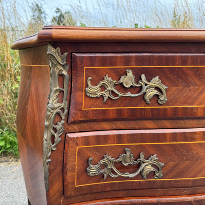 commode_LouisXV_avec_3_tiroirs