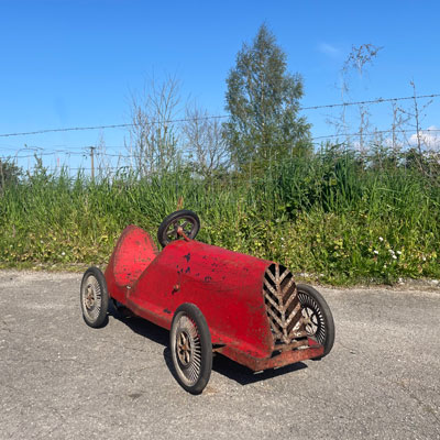 voiture_a_pedale_ancienne