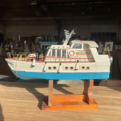 maquette_bateau_sur_socle