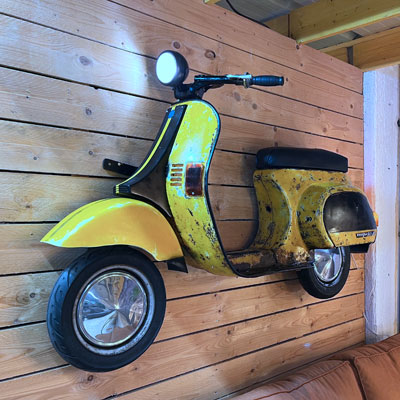 deco_vespa_jaune_a_accrocher