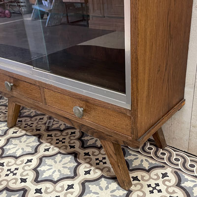 vitrine_vintage_portes_coulissantes_verre_contour_alu