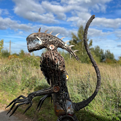 sculpture_metal_alien